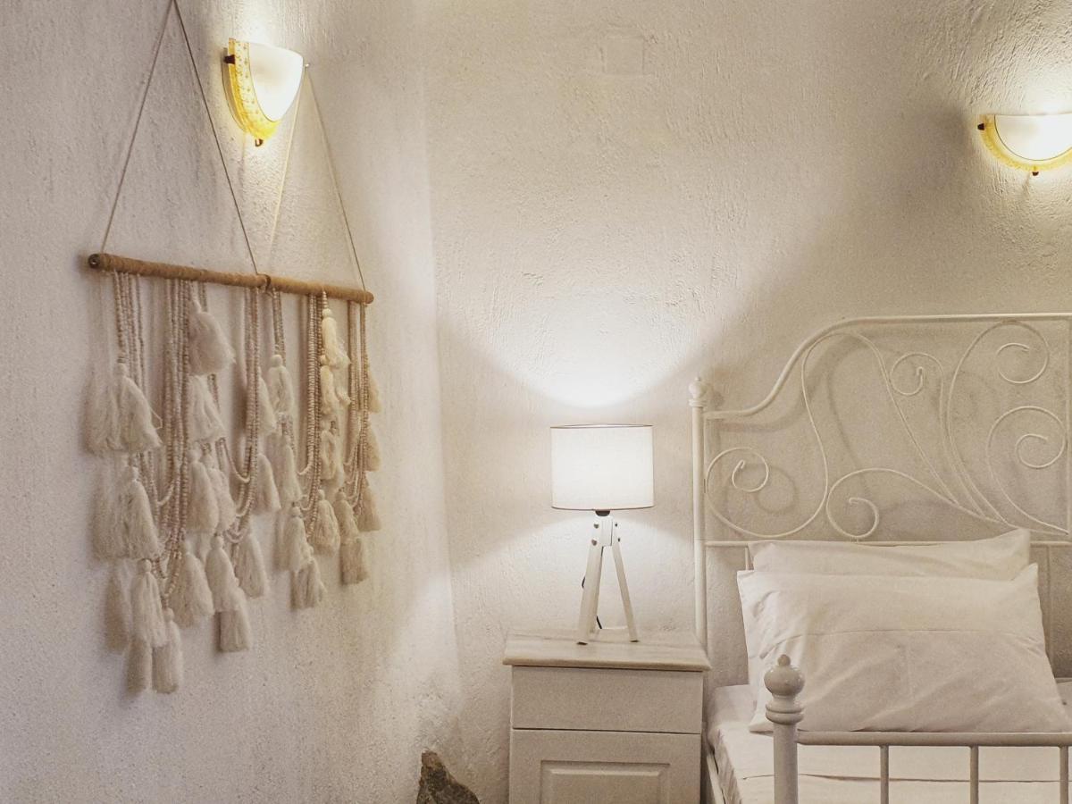 Navita Cave Houses Fira  Bagian luar foto