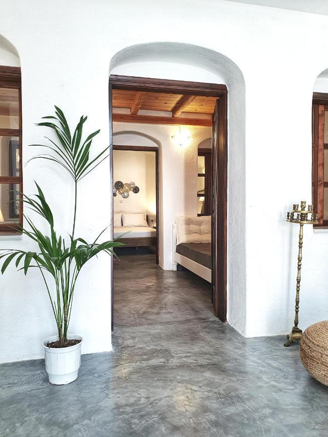Navita Cave Houses Fira  Bagian luar foto