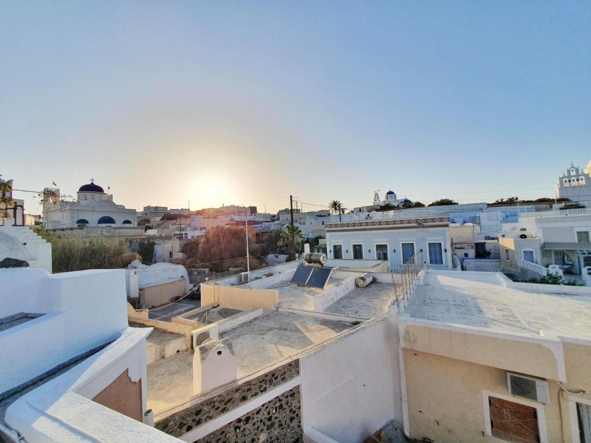 Navita Cave Houses Fira  Bagian luar foto