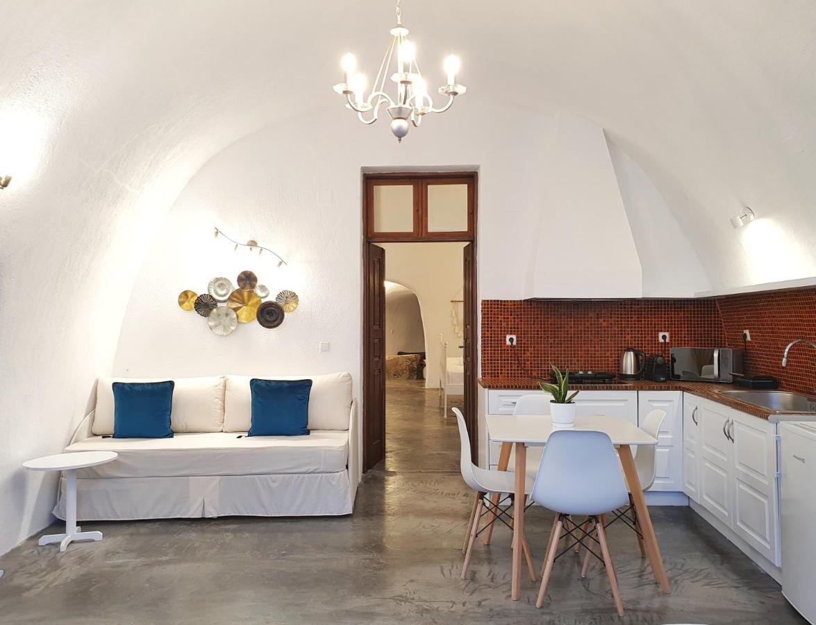 Navita Cave Houses Fira  Bagian luar foto