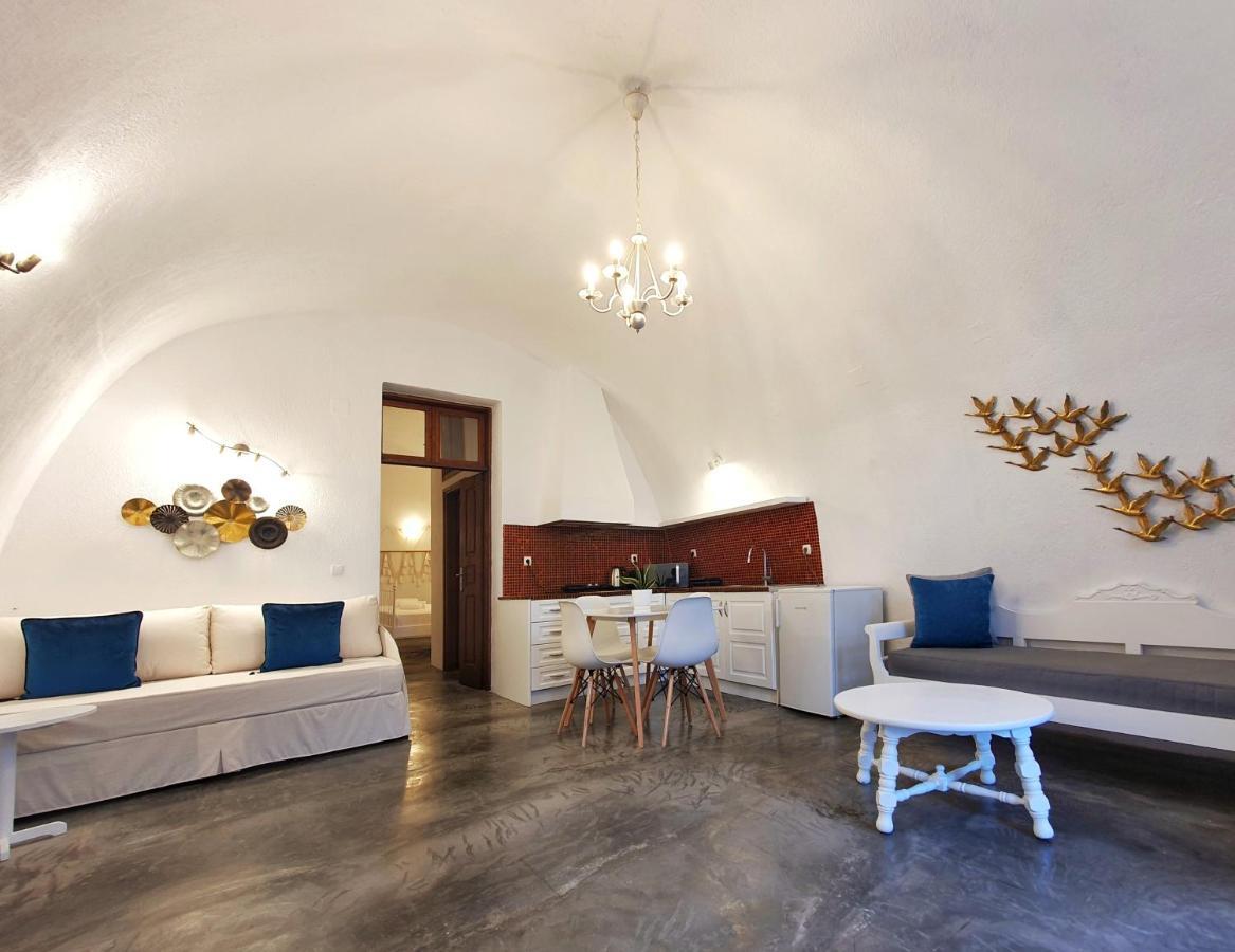 Navita Cave Houses Fira  Bagian luar foto