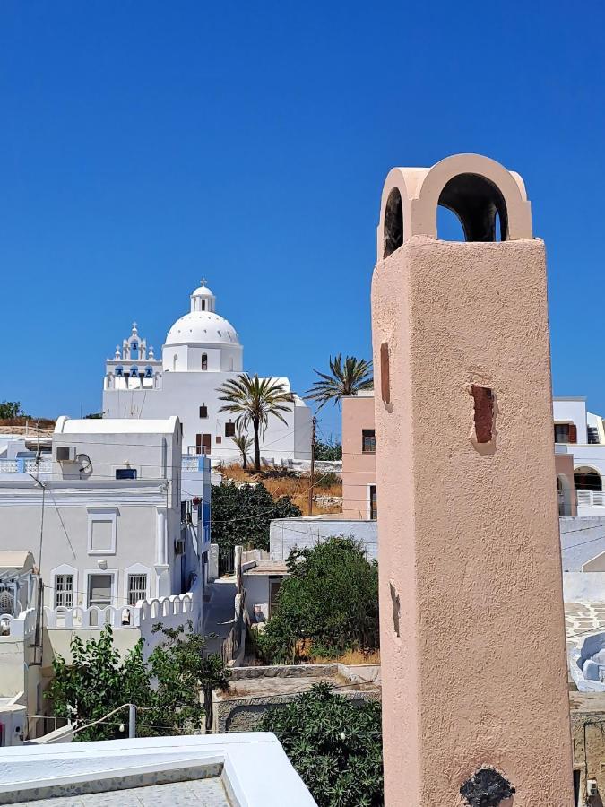 Navita Cave Houses Fira  Bagian luar foto