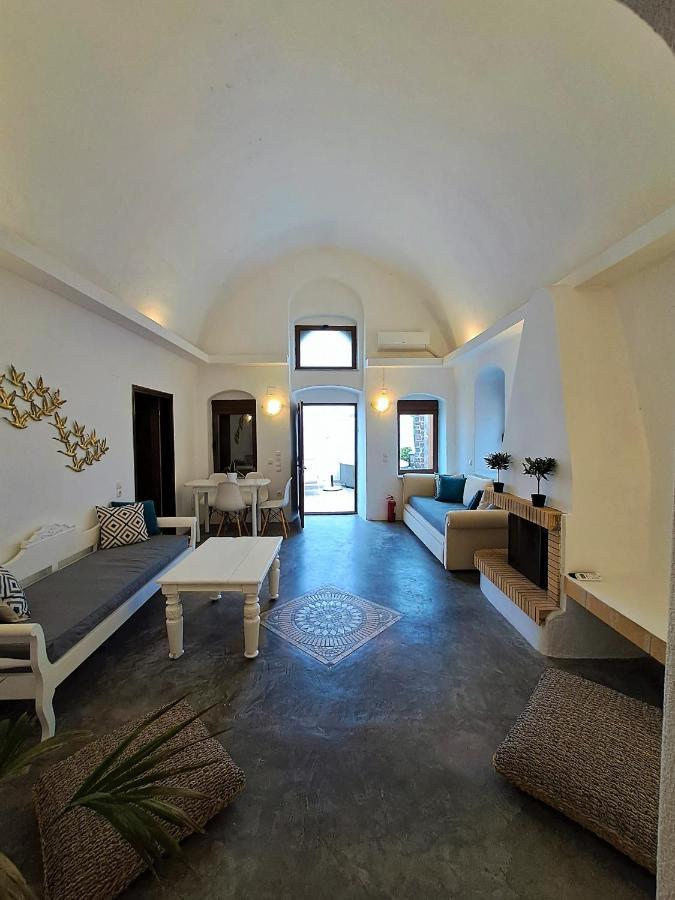 Navita Cave Houses Fira  Bagian luar foto