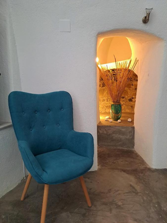 Navita Cave Houses Fira  Bagian luar foto